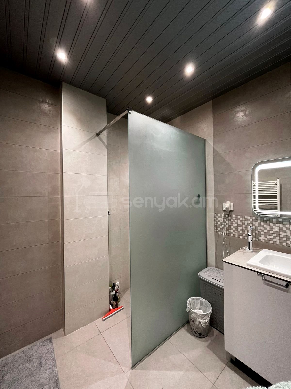 4 Սենյականոց Բնակարան Նորակառույցում, 129քմ, 4/4 հարկ, Դիզայներական Վերանորոգված