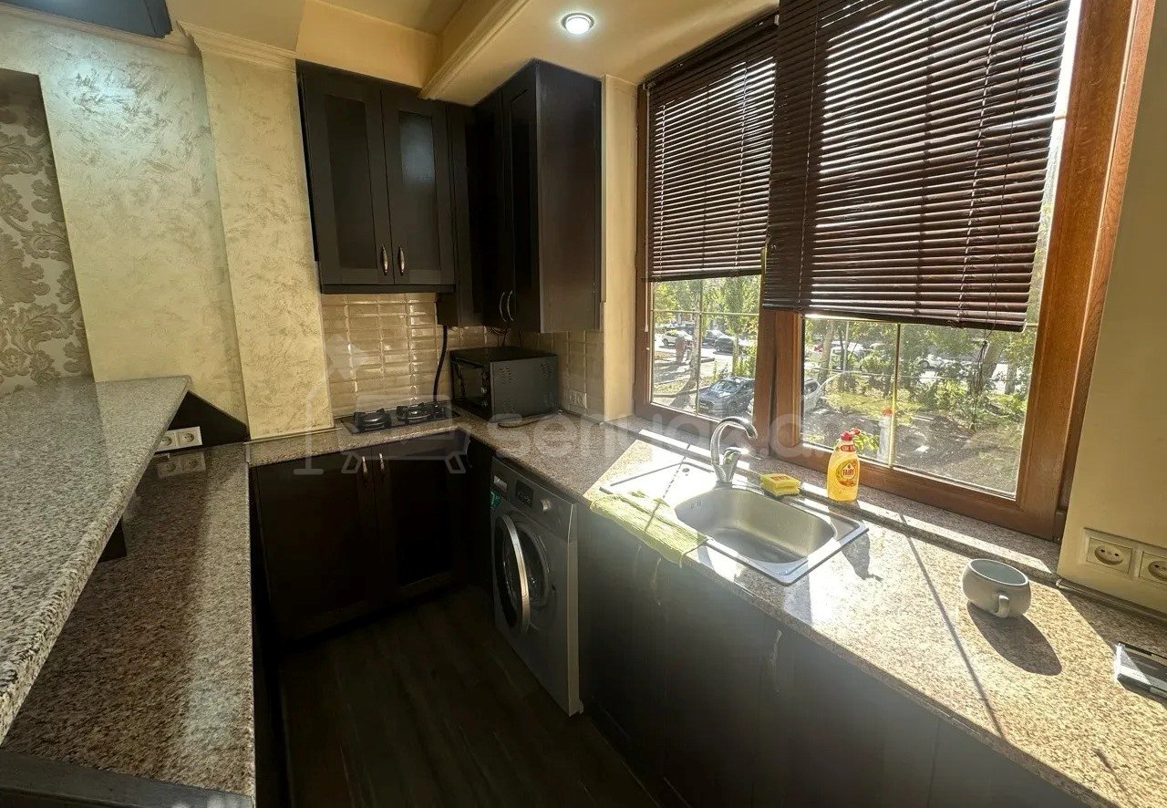 2 Սենյականոց Բնակարան, 50քմ, 3/9 հարկ, Կապիտալ Վերանորոգված