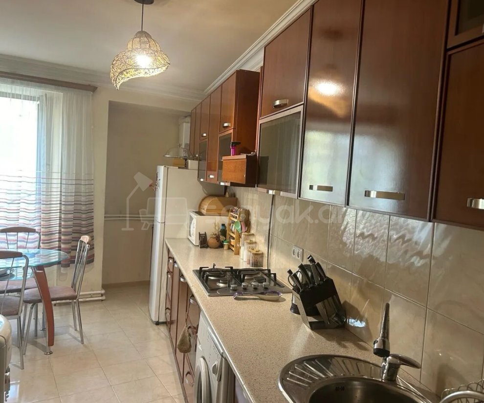 4 Սենյականոց Բնակարան, 87քմ, 4/9 հարկ, Կապիտալ Վերանորոգված