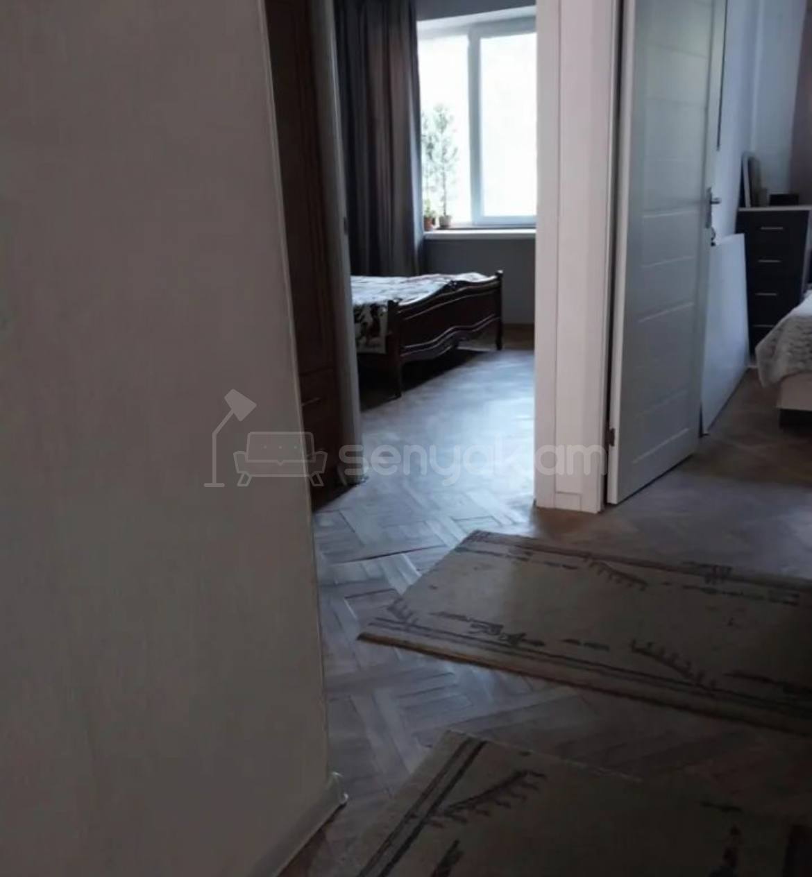 3 Սենյականոց Բնակարան Քարե Շենքում, 77քմ, 1/5 հարկ, Նորմալ Վիճակում, Կահավորված