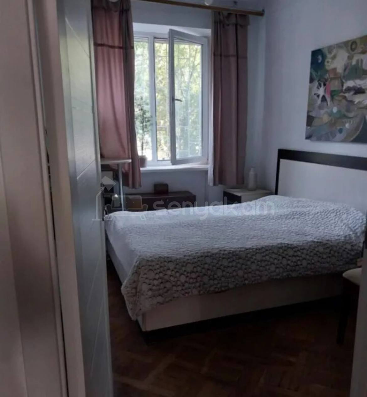 3 Սենյականոց Բնակարան Քարե Շենքում, 77քմ, 1/5 հարկ, Նորմալ Վիճակում, Կահավորված