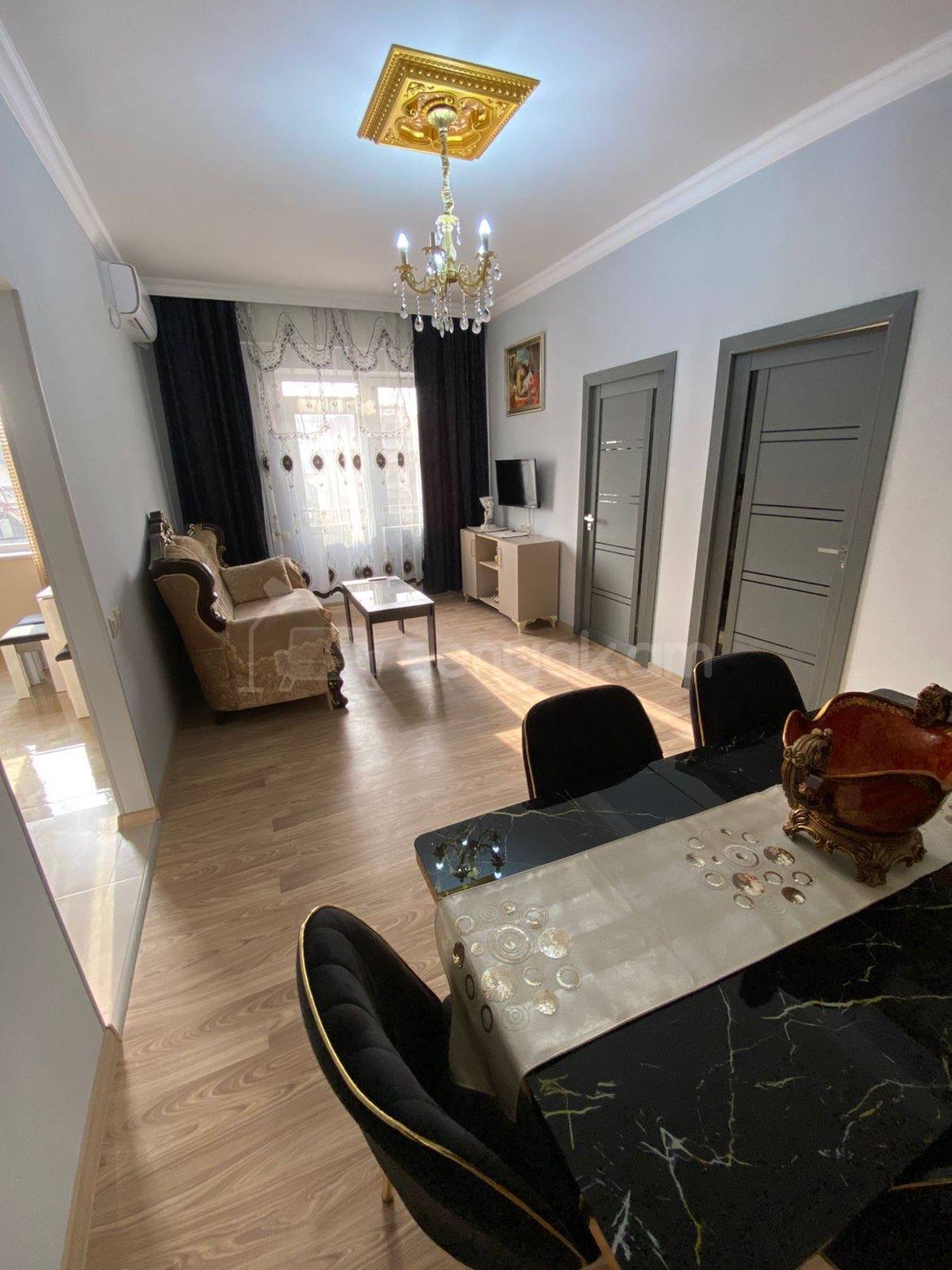 3 Սենյականոց Բնակարան Նորակառույցում, 80քմ, 2/3 հարկ, Կապիտալ Վերանորոգված, Կահավորված