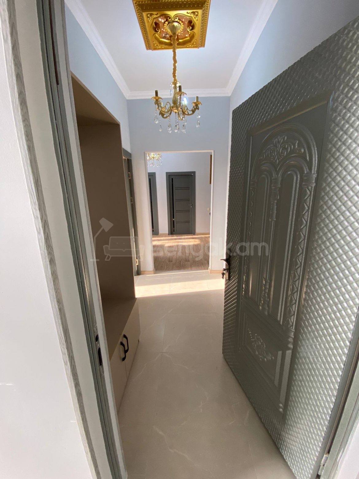 3 Սենյականոց Բնակարան Նորակառույցում, 80քմ, 2/3 հարկ, Կապիտալ Վերանորոգված, Կահավորված