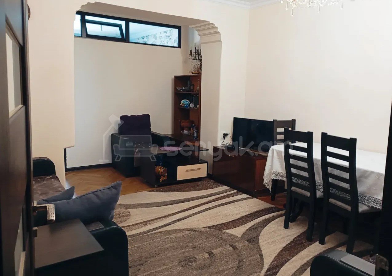 3 Սենյականոց Բնակարան Քարե Շենքում, 69քմ, 2/5 հարկ, Նորմալ Վիճակում