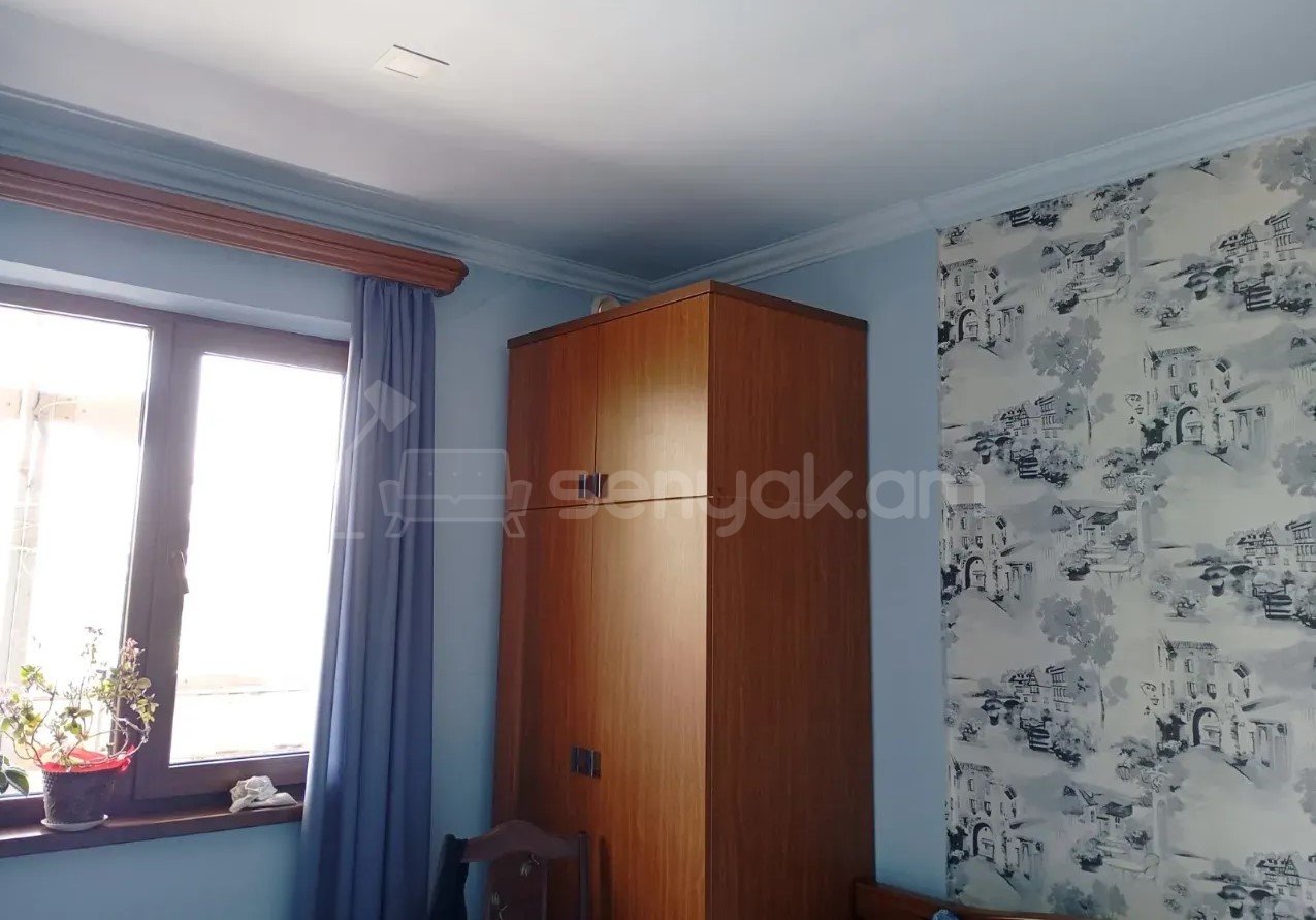 3 Սենյականոց Բնակարան Քարե Շենքում, 69քմ, 2/5 հարկ, Նորմալ Վիճակում