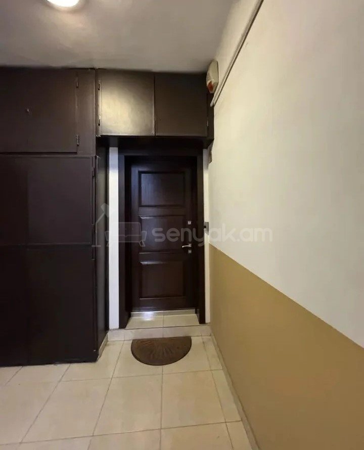 3 Սենյականոց Բնակարան Քարե Շենքում, 140քմ, 2/5 հարկ, Կապիտալ Վերանորոգված