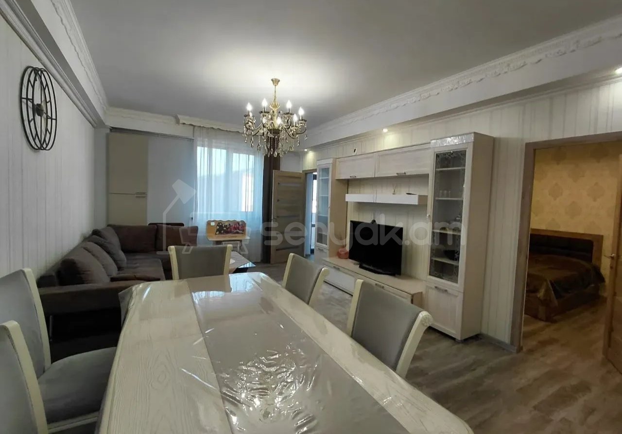 3 Սենյականոց Բնակարան Քարե Շենքում, 70քմ, 3/14 հարկ, Կապիտալ Վերանորոգված