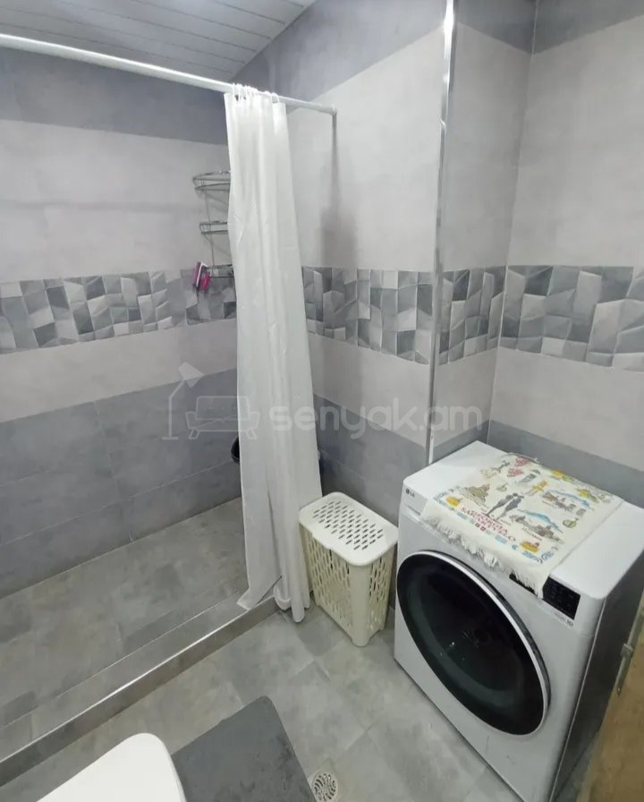 3 Սենյականոց Բնակարան Քարե Շենքում, 70քմ, 3/14 հարկ, Կապիտալ Վերանորոգված