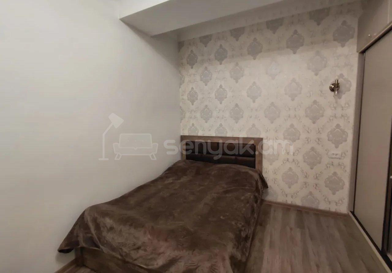 3 Սենյականոց Բնակարան Քարե Շենքում, 70քմ, 3/14 հարկ, Կապիտալ Վերանորոգված