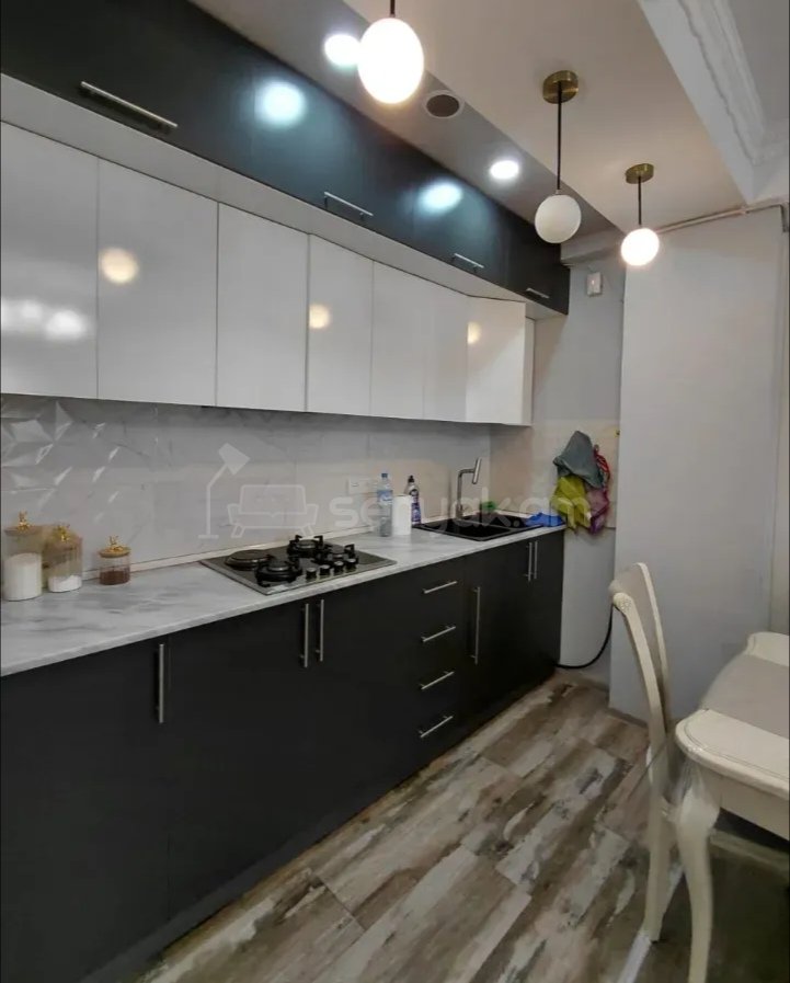 3 Սենյականոց Բնակարան Քարե Շենքում, 70քմ, 3/14 հարկ, Կապիտալ Վերանորոգված