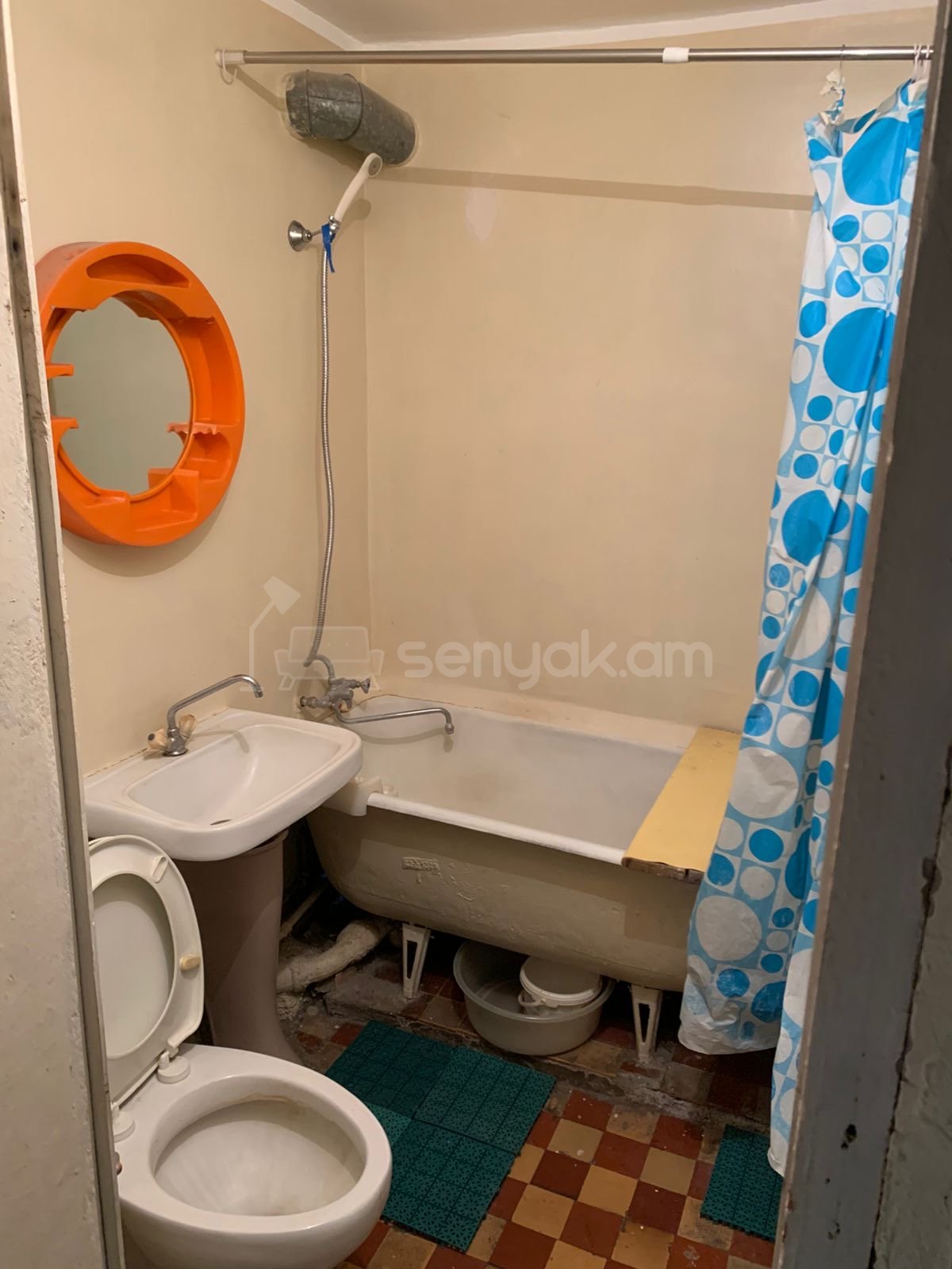 1 Սենյականոց Բնակարան Քարե Շենքում, 34քմ, 1/5 հարկ, Պետական Վիճակում