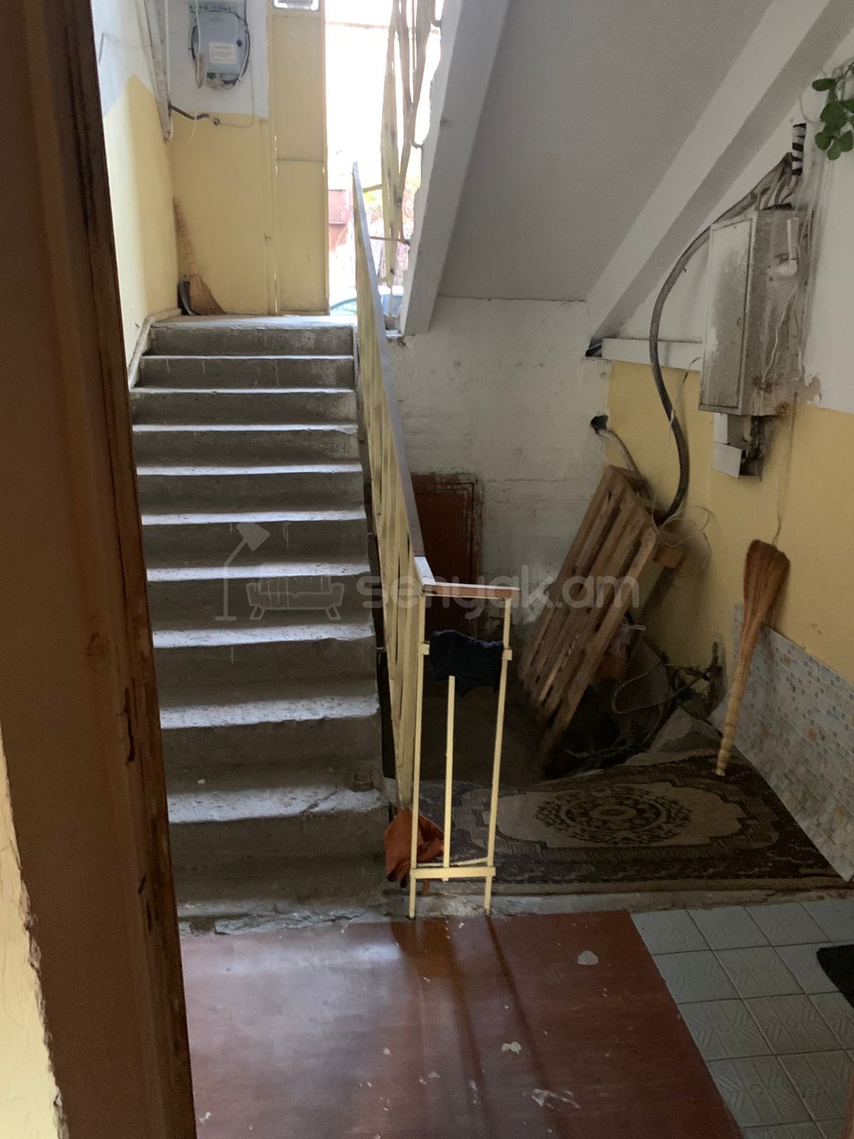 1 Սենյականոց Բնակարան Քարե Շենքում, 34քմ, 1/5 հարկ, Պետական Վիճակում