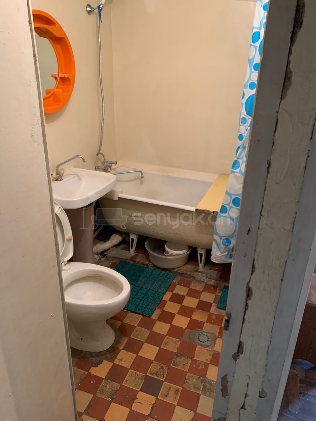 1 Սենյականոց Բնակարան Քարե Շենքում, 34քմ, 1/5 հարկ, Պետական Վիճակում