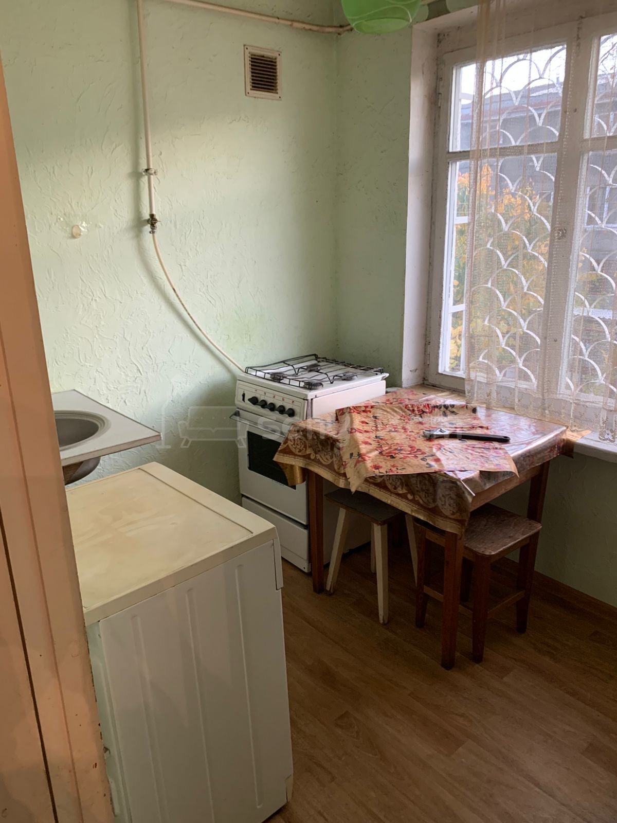 1 Սենյականոց Բնակարան Քարե Շենքում, 34քմ, 1/5 հարկ, Պետական Վիճակում