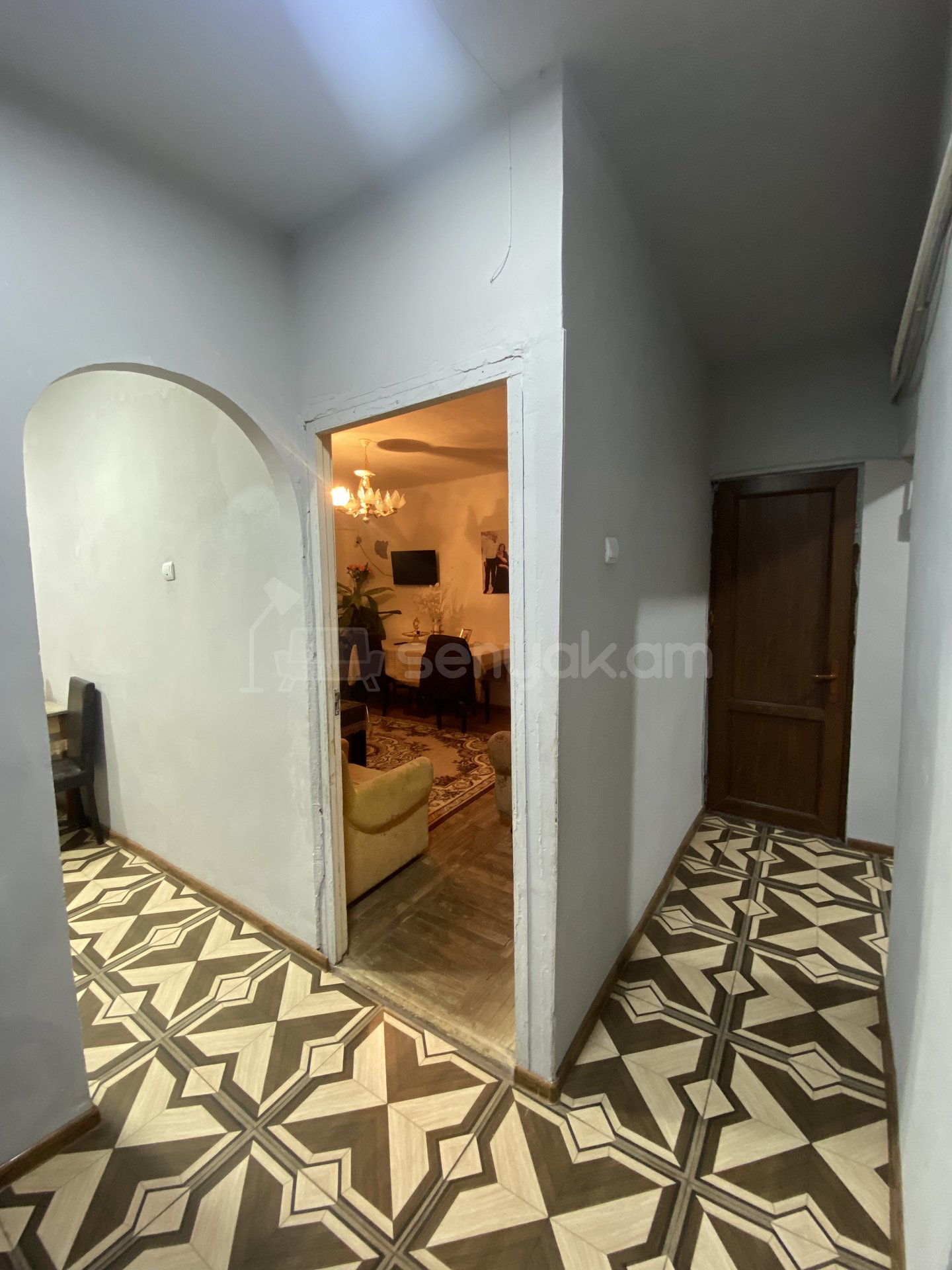 3 Սենյականոց Բնակարան, 98քմ, 2/5 հարկ, Նորմալ Վիճակում