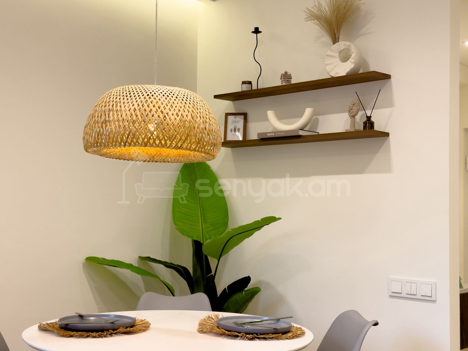 2 Սենյականոց Բնակարան Քարե Շենքում, 49քմ, 2/9 հարկ, Դիզայներական Վերանորոգված