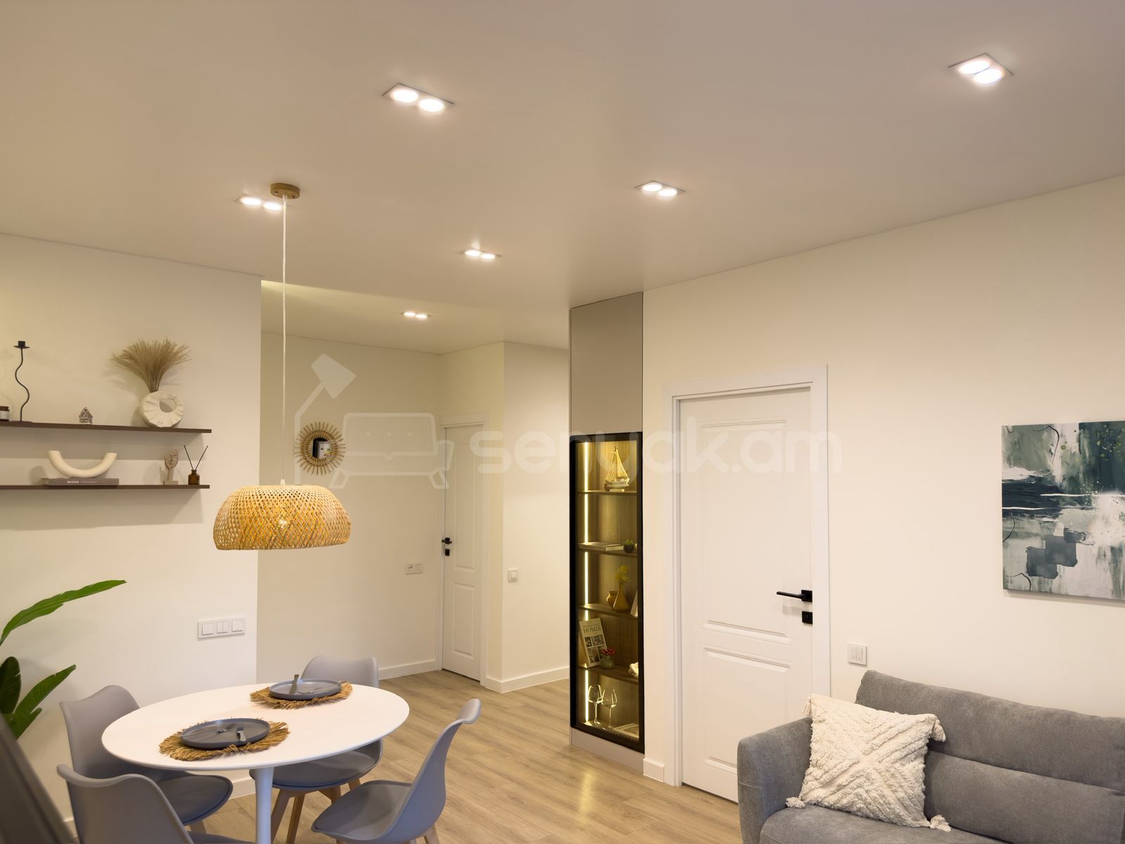 2 Սենյականոց Բնակարան Քարե Շենքում, 49քմ, 2/9 հարկ, Դիզայներական Վերանորոգված