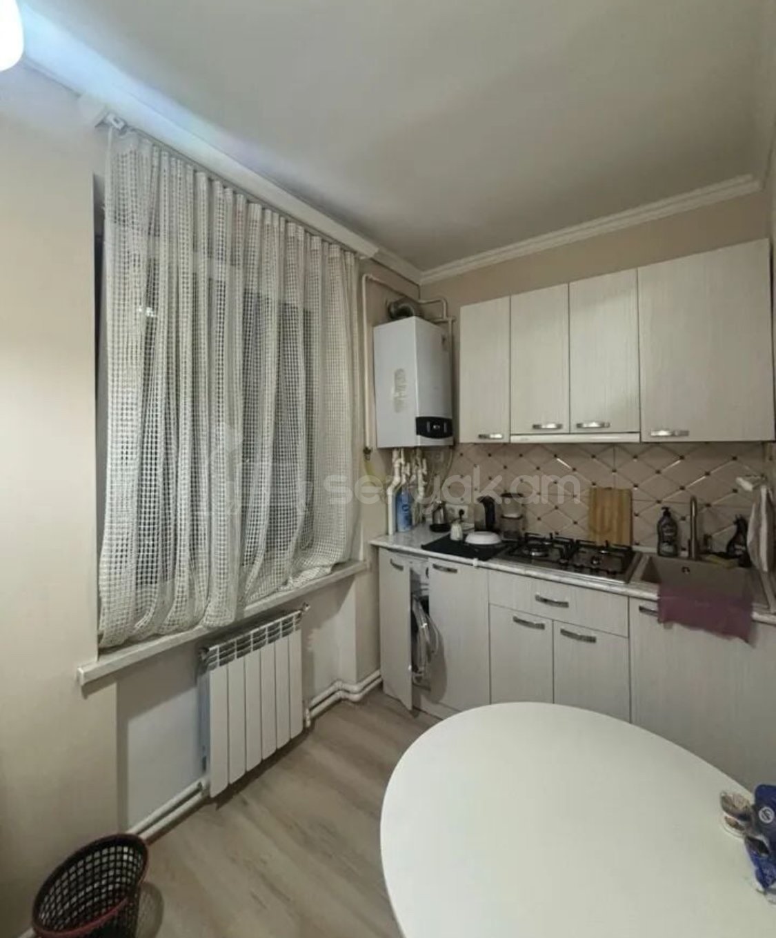 2 Սենյականոց Բնակարան Քարե Շենքում, 45քմ, 2/5 հարկ, Կապիտալ Վերանորոգված, Կահավորված