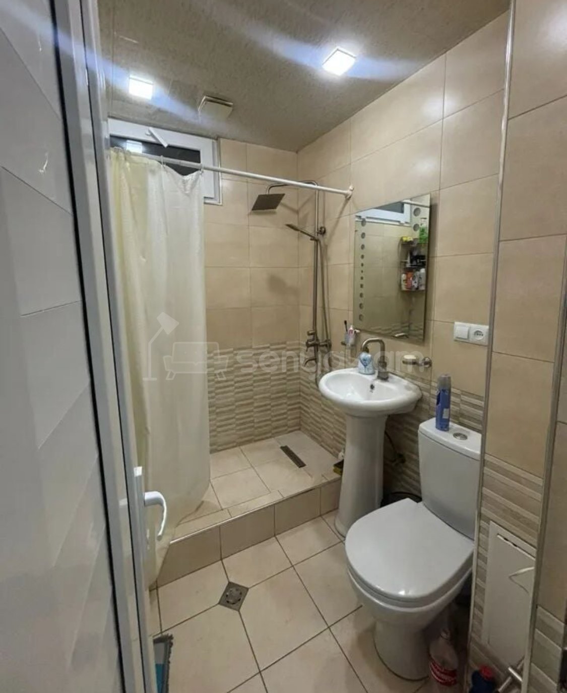 2 Սենյականոց Բնակարան Քարե Շենքում, 45քմ, 2/5 հարկ, Կապիտալ Վերանորոգված, Կահավորված