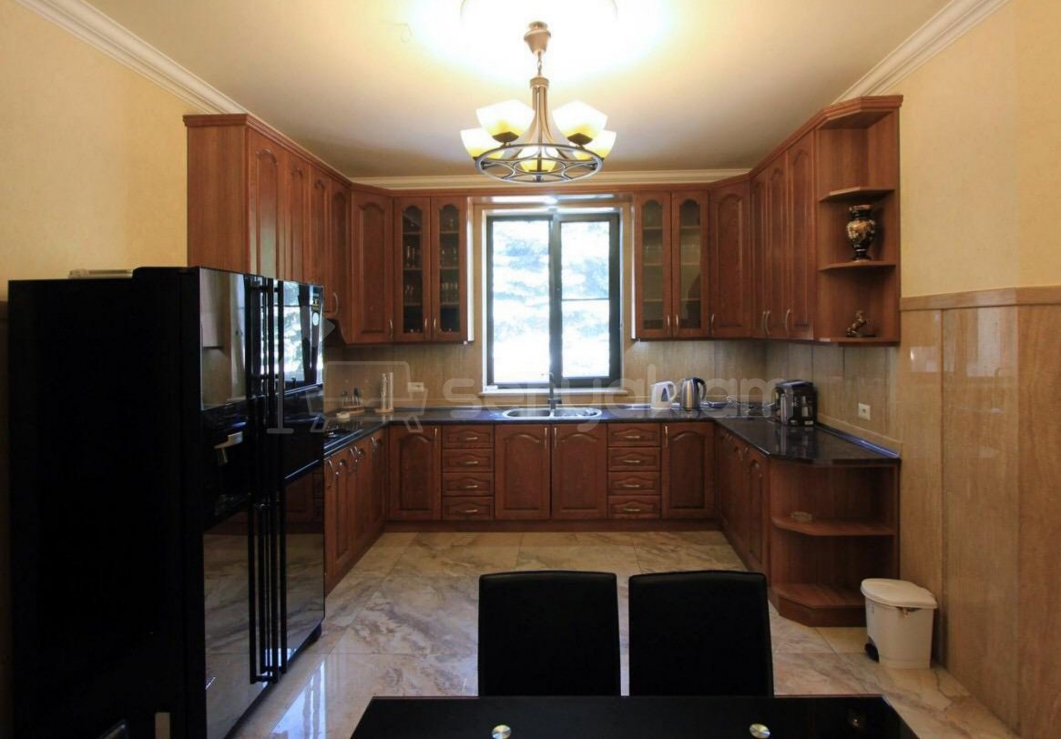 6 Սենյականոց Շքեղ Առանձնատուն, 300քմ, Լողավազանով