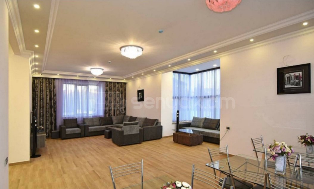 6 Սենյականոց Շքեղ Առանձնատուն, 300քմ, Լողավազանով