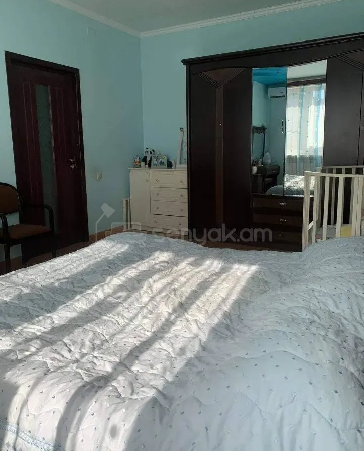 4 Սենյականոց Շքեղ Առանձնատուն, 250քմ, Ավտոտնակով