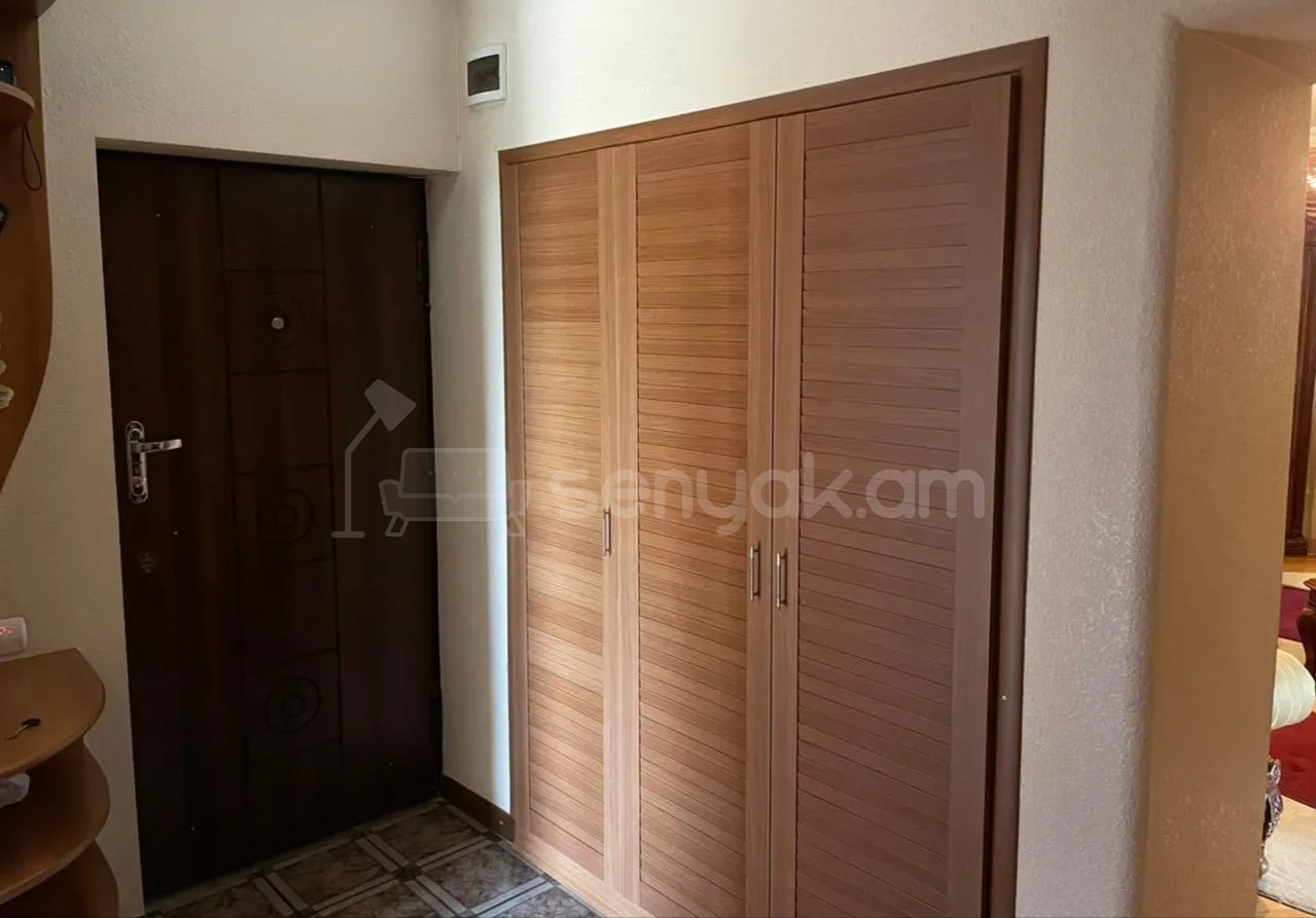 3 Սենյականոց Բնակարան Քարե Շենքում, 90քմ, 4/5 հարկ, Կոսմետիկ Վերանորոգված, Կահավորված