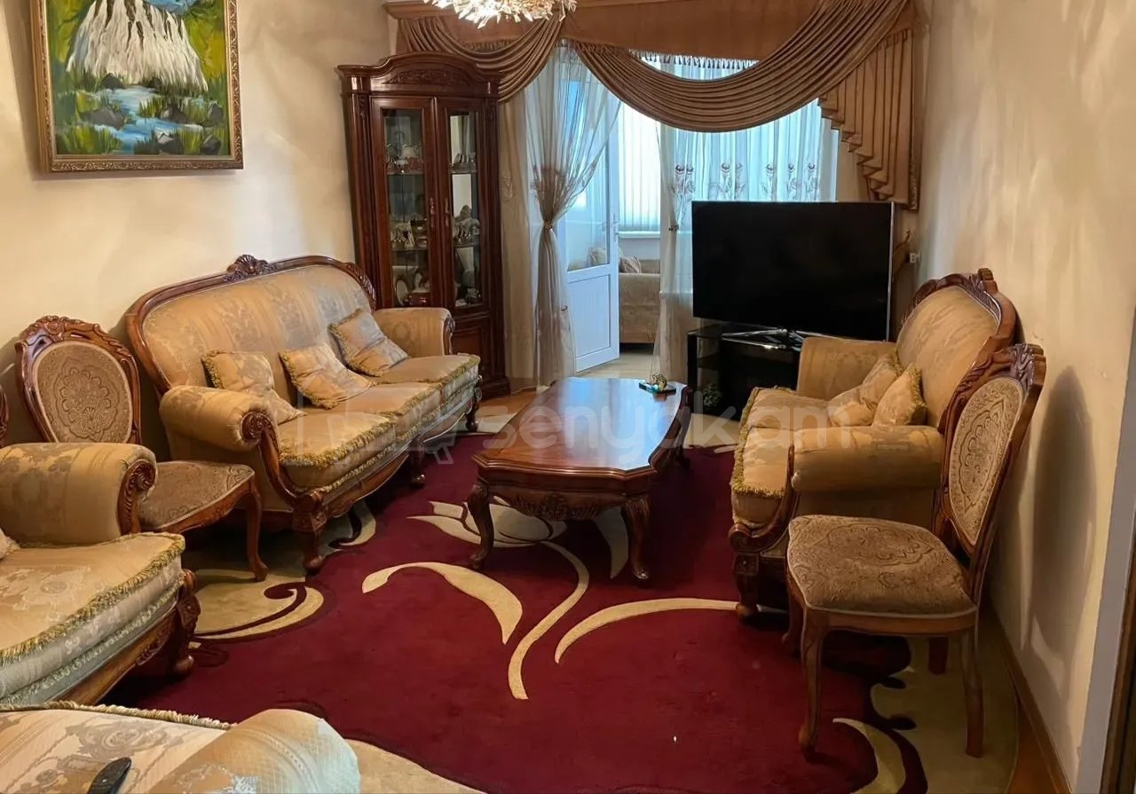 3 Սենյականոց Բնակարան Քարե Շենքում, 90քմ, 4/5 հարկ, Կոսմետիկ Վերանորոգված, Կահավորված