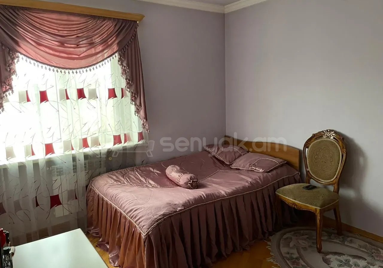 3 Սենյականոց Բնակարան Քարե Շենքում, 90քմ, 4/5 հարկ, Կոսմետիկ Վերանորոգված, Կահավորված