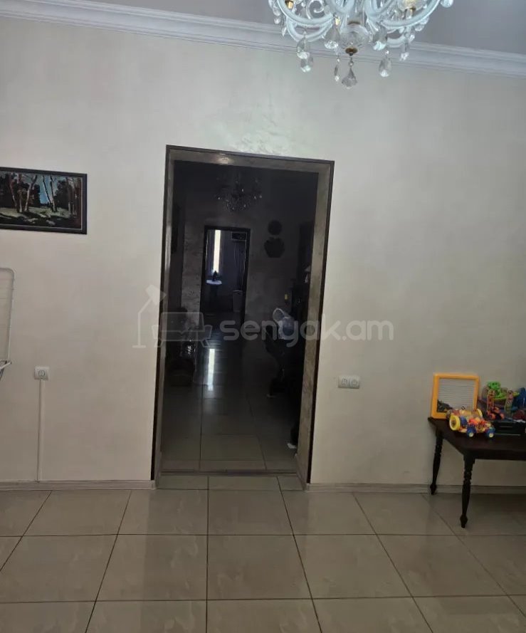 8 Սենյականոց Սեփական Տուն, 305քմ, Կապիտալ Վերանորոգված, Ավտոտնակով