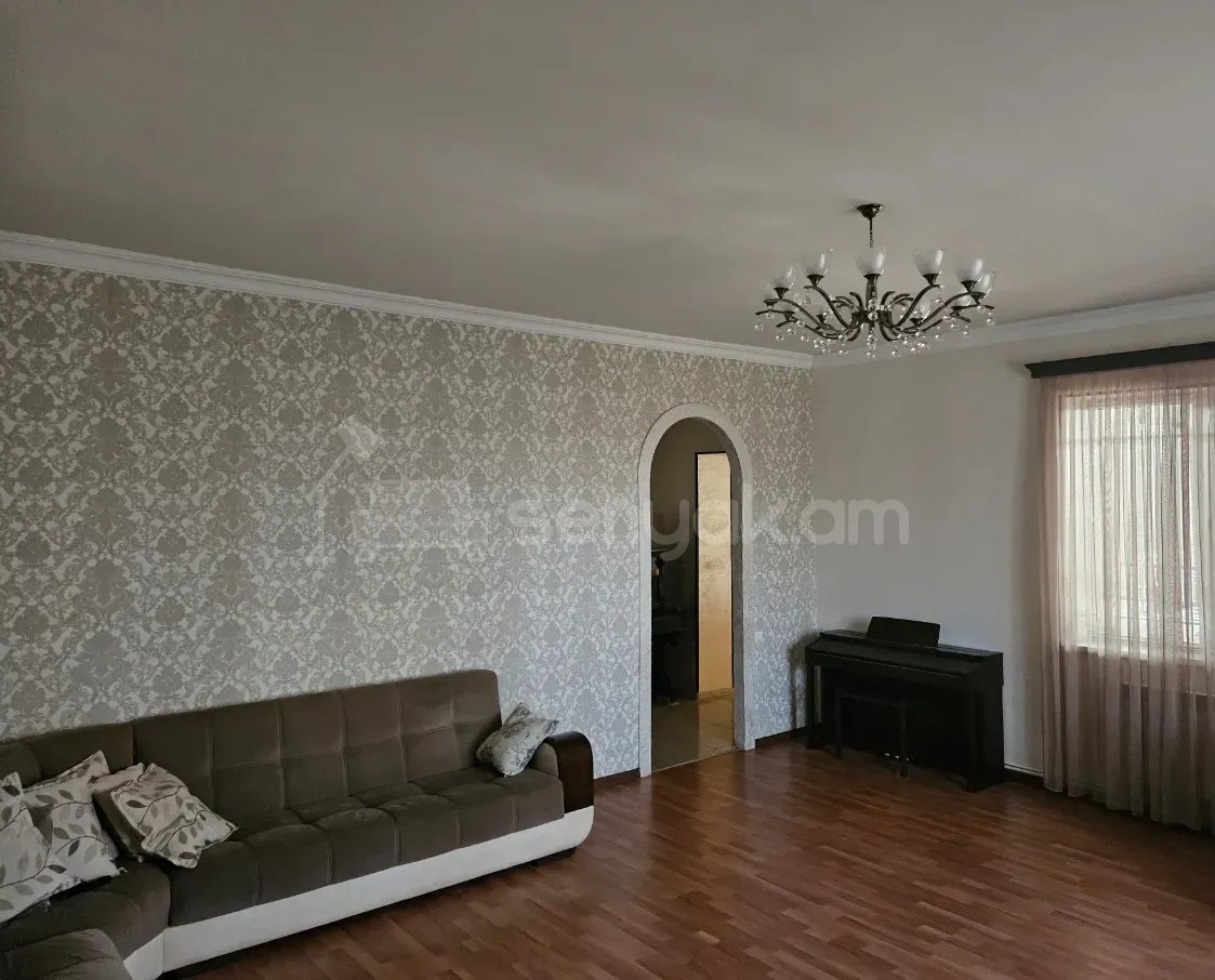 8 Սենյականոց Սեփական Տուն, 305քմ, Կապիտալ Վերանորոգված, Ավտոտնակով