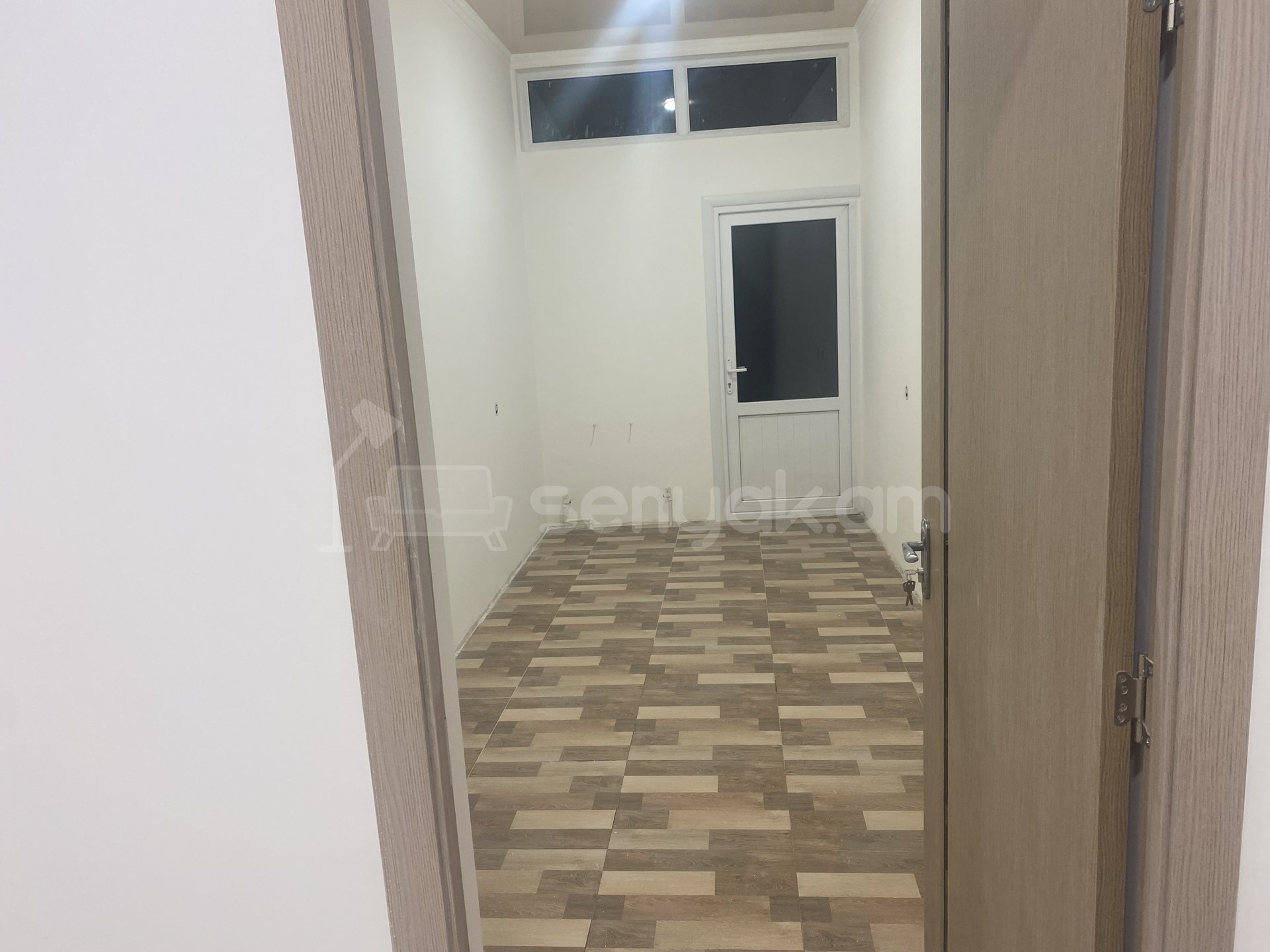 Նորակառույց Օֆիսային Տարածք, 90քմ