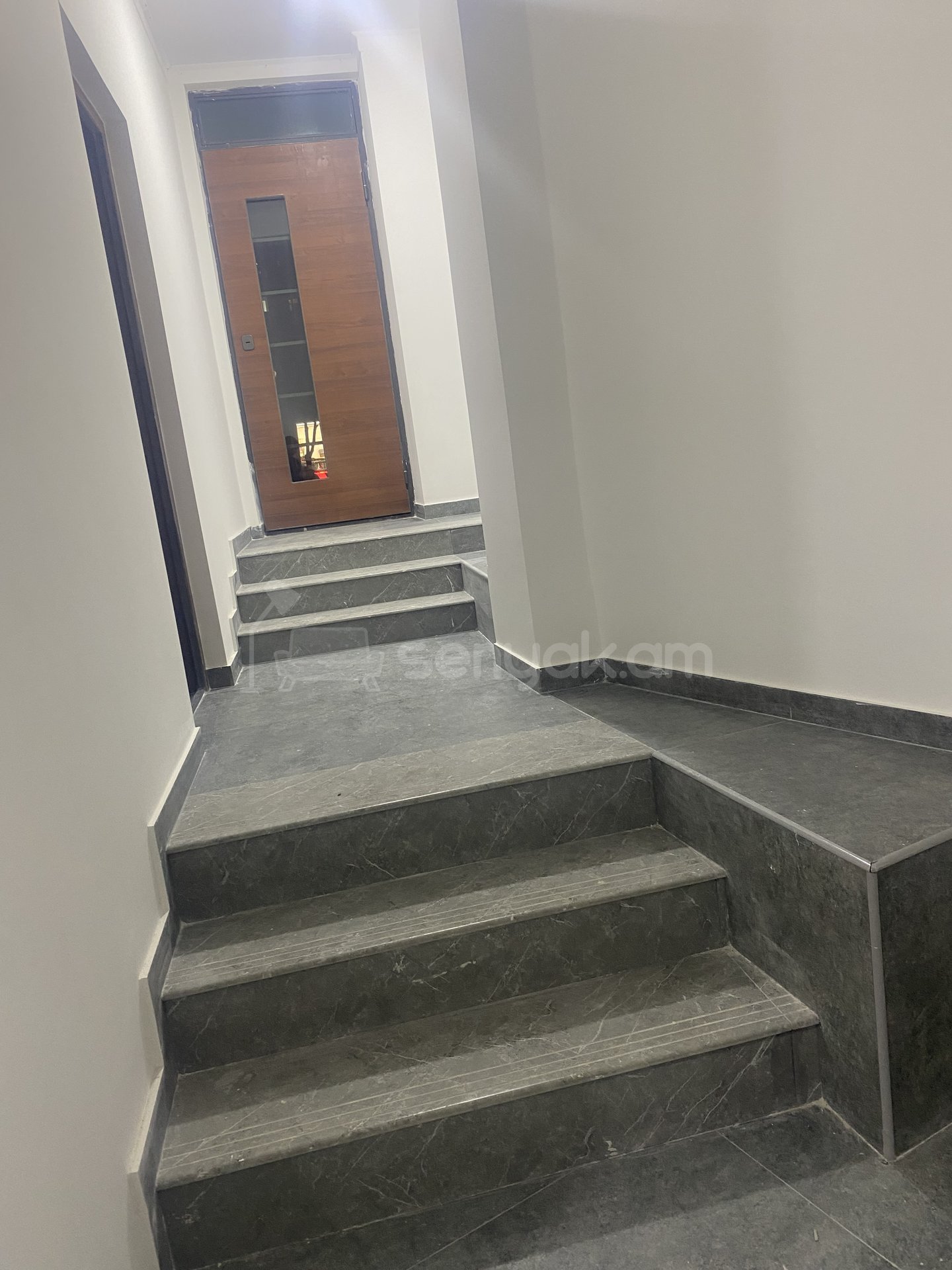 Նորակառույց Օֆիսային Տարածք, 90քմ