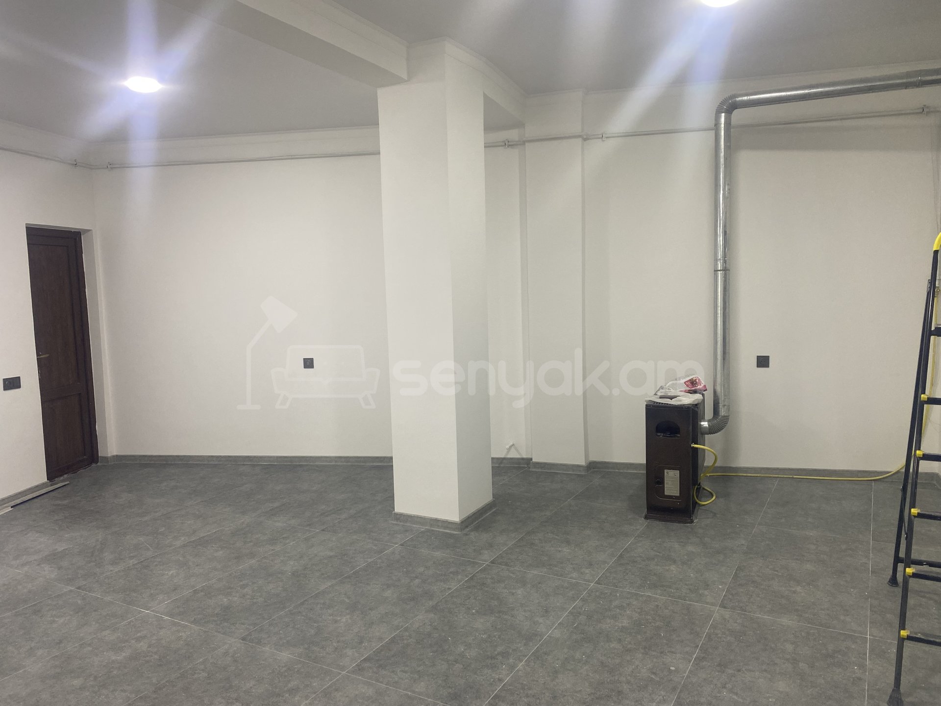 Նորակառույց Օֆիսային Տարածք, 90քմ