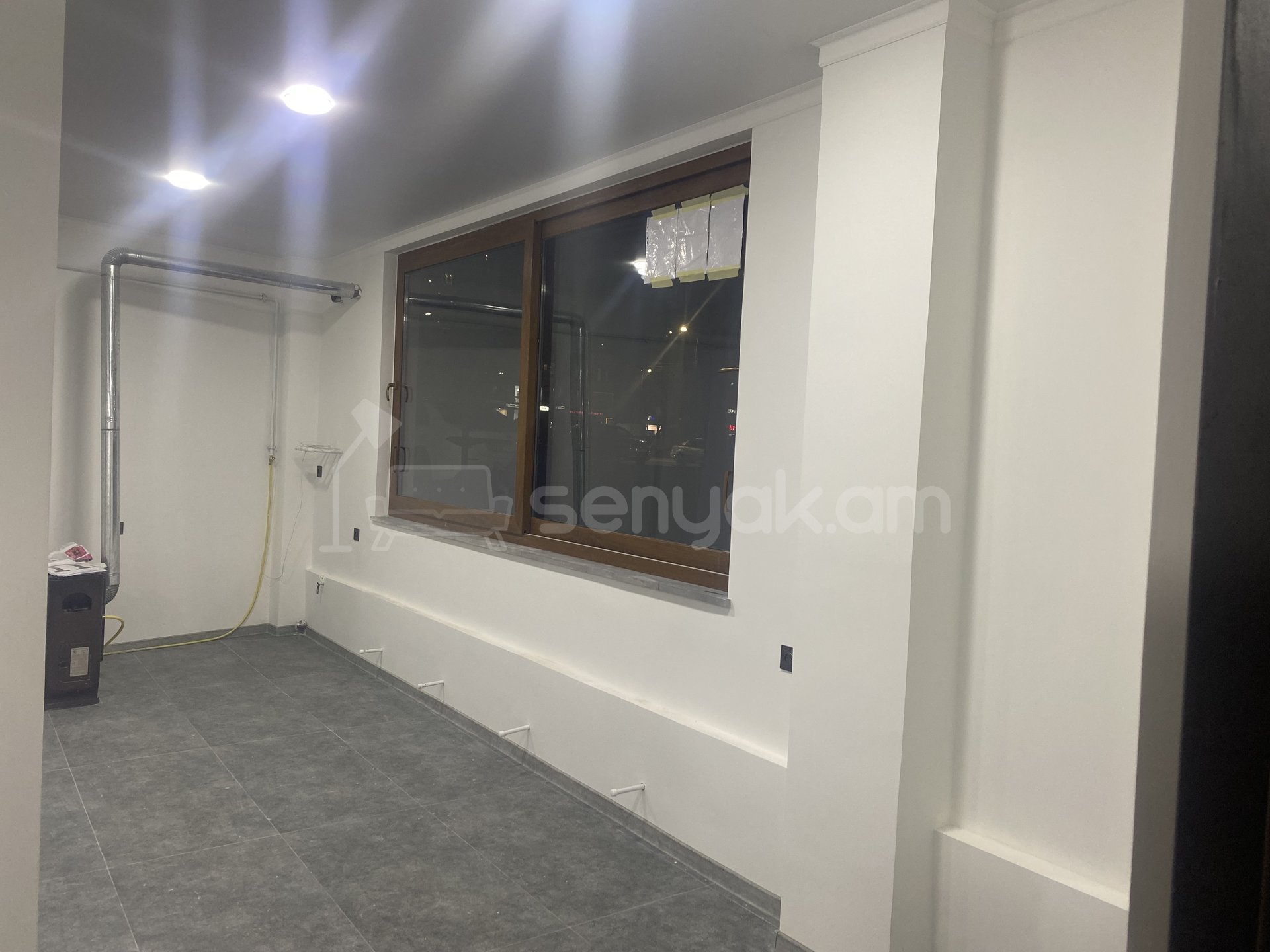 Նորակառույց Օֆիսային Տարածք, 90քմ