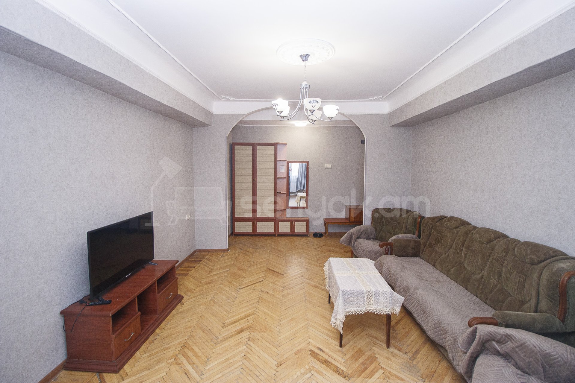 2 Սենյականոց Բնակարան Քարե Շենքում, 70քմ, 8/10 հարկ, Կապիտալ Վերանորոգված