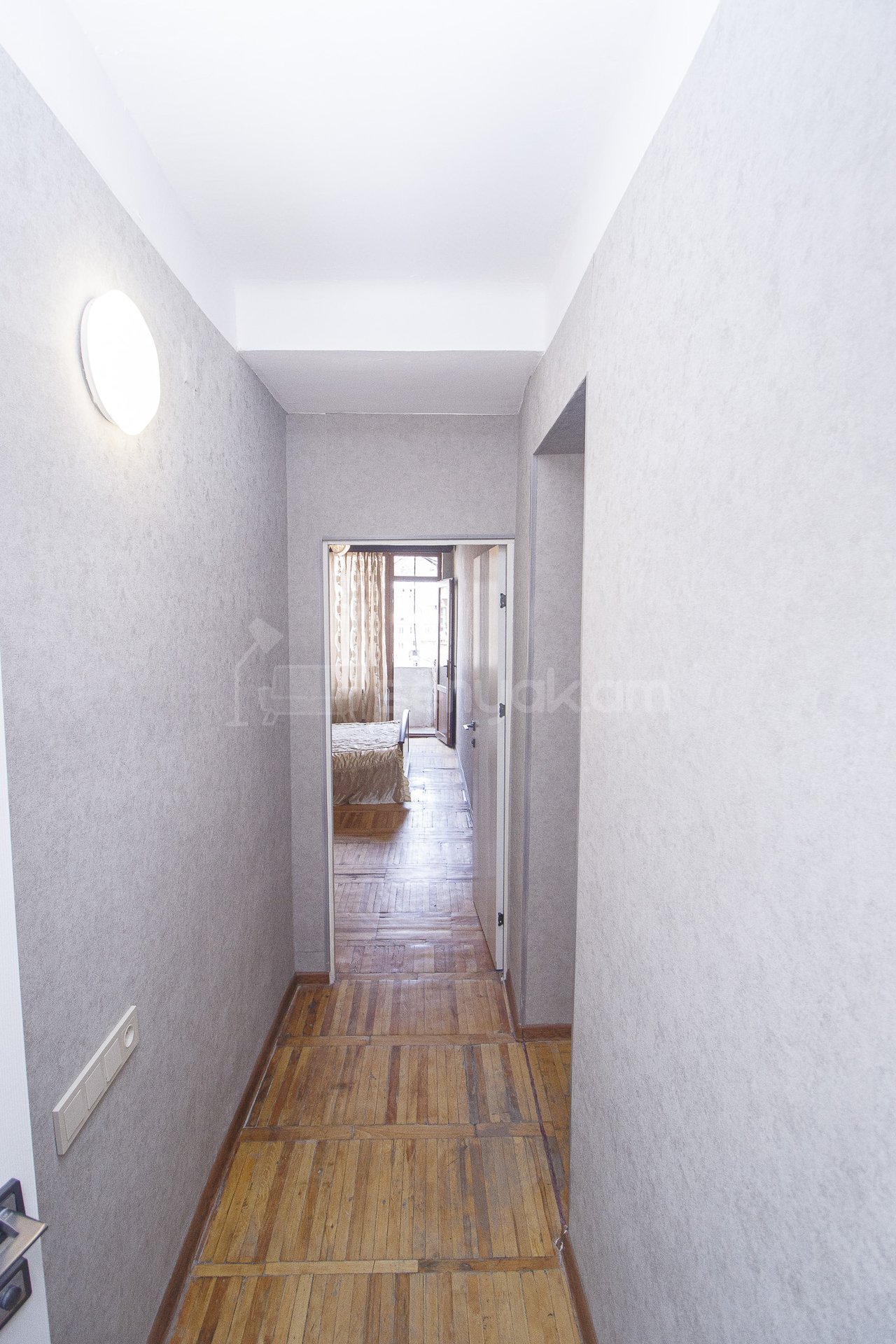 2 Սենյականոց Բնակարան Քարե Շենքում, 70քմ, 8/10 հարկ, Կապիտալ Վերանորոգված