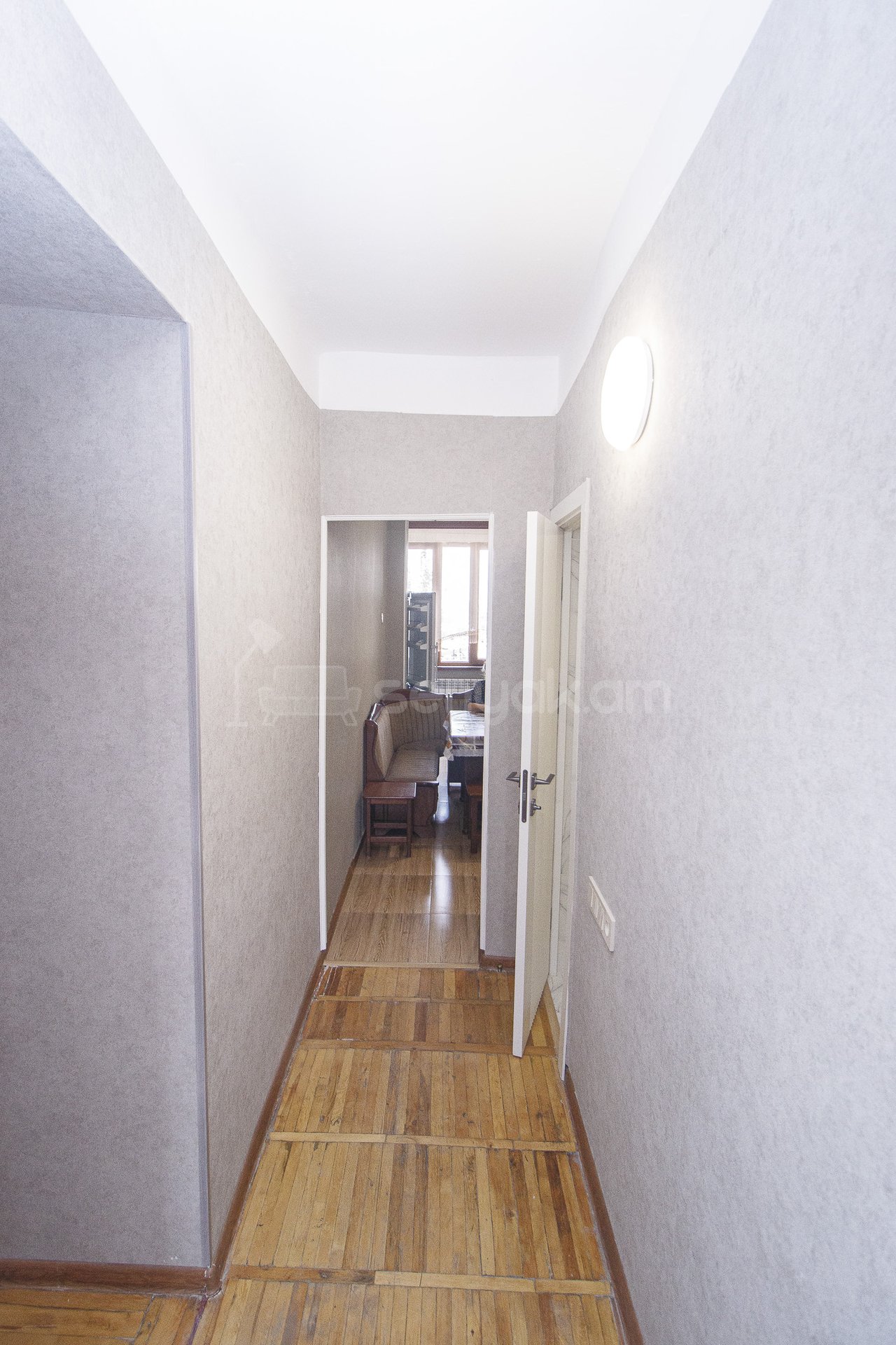 2 Սենյականոց Բնակարան Քարե Շենքում, 70քմ, 8/10 հարկ, Կապիտալ Վերանորոգված