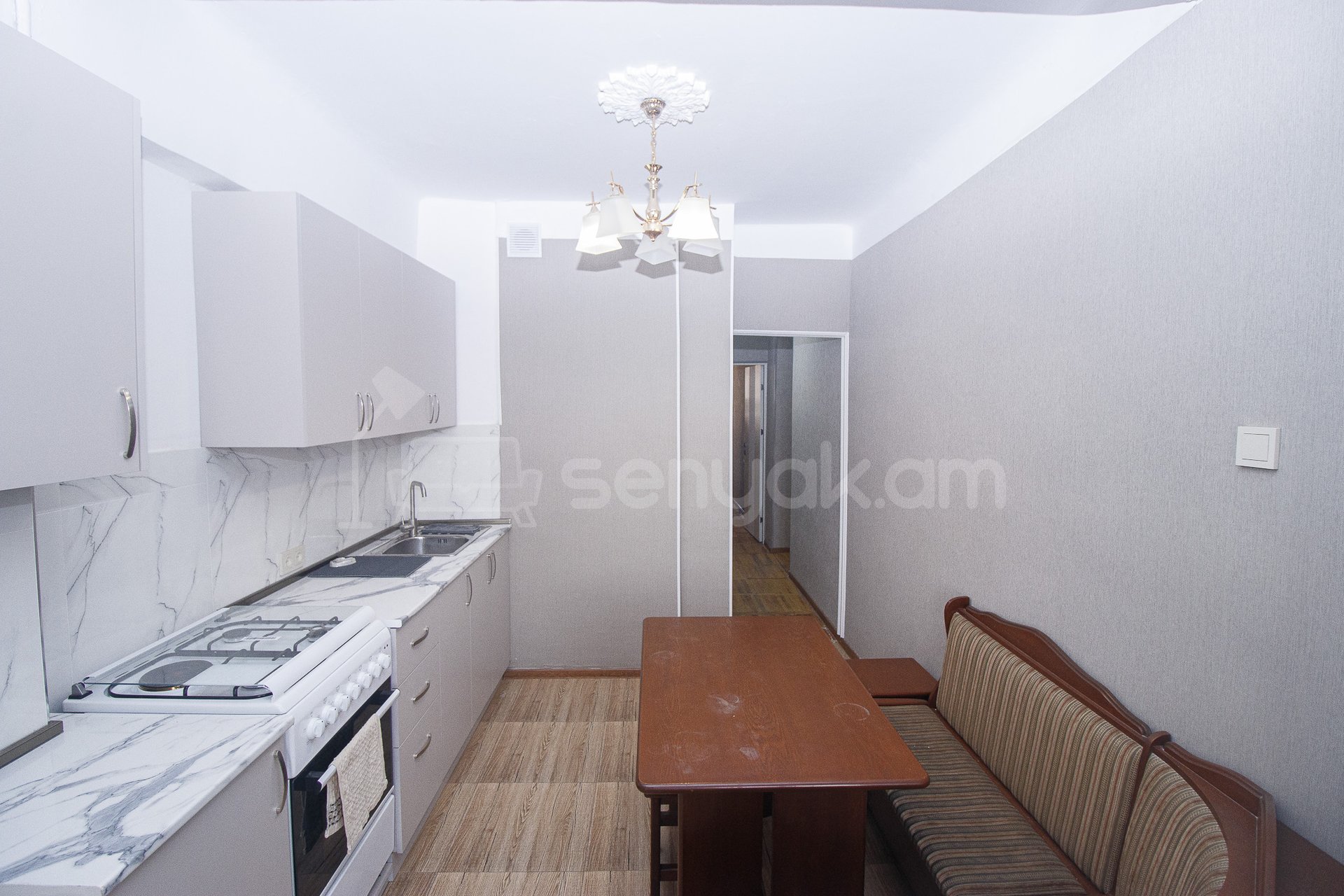 2 Սենյականոց Բնակարան Քարե Շենքում, 70քմ, 8/10 հարկ, Կապիտալ Վերանորոգված