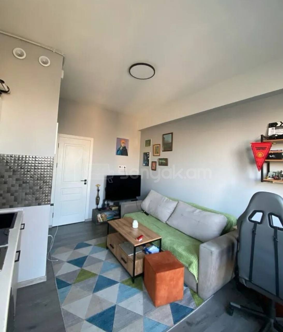 2 Սենյականոց Բնակարան, 30քմ, 6/13 հարկ, Կապիտալ Վերանորոգված, Կահավորված, Արևկող