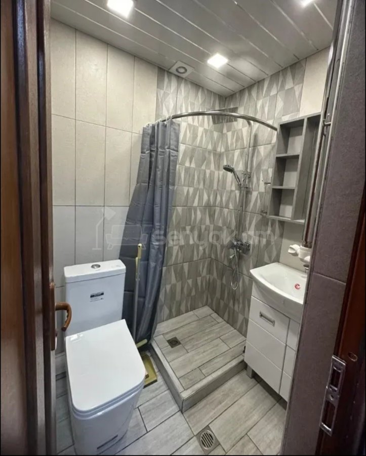 2 Սենյականոց Բնակարան Քարե Շենքում, 50քմ, 5/5 հարկ, Նորմալ Վիճակում, Կահավորված