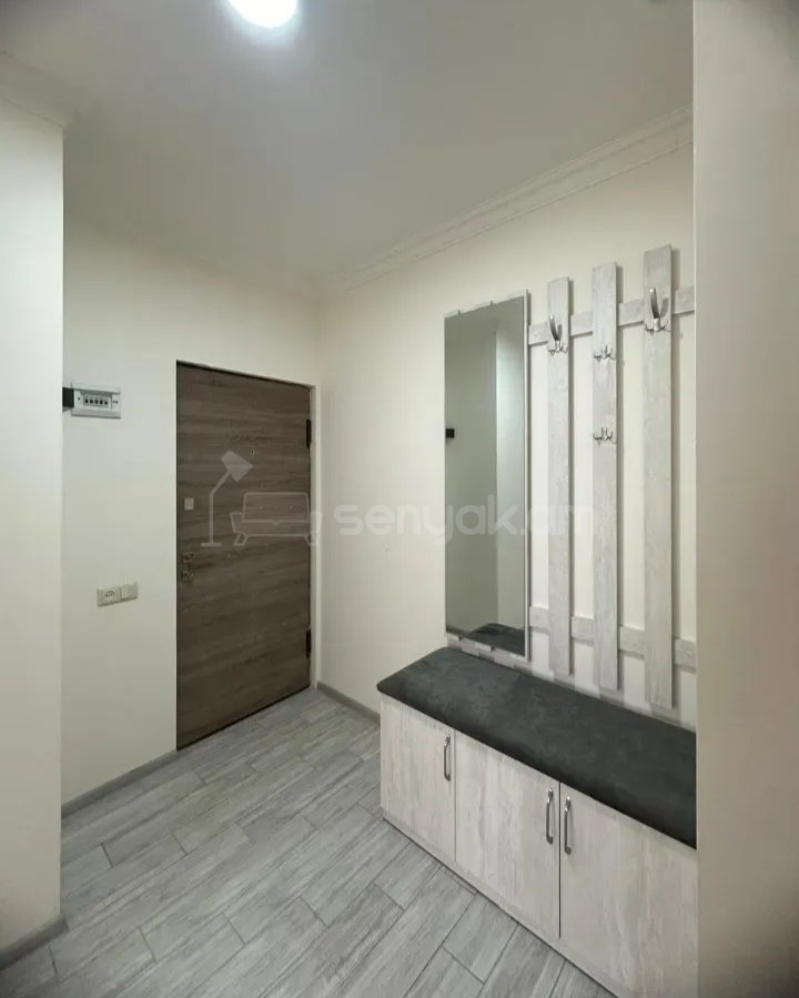 2 Սենյականոց Բնակարան Քարե Շենքում, 50քմ, 5/5 հարկ, Նորմալ Վիճակում, Կահավորված