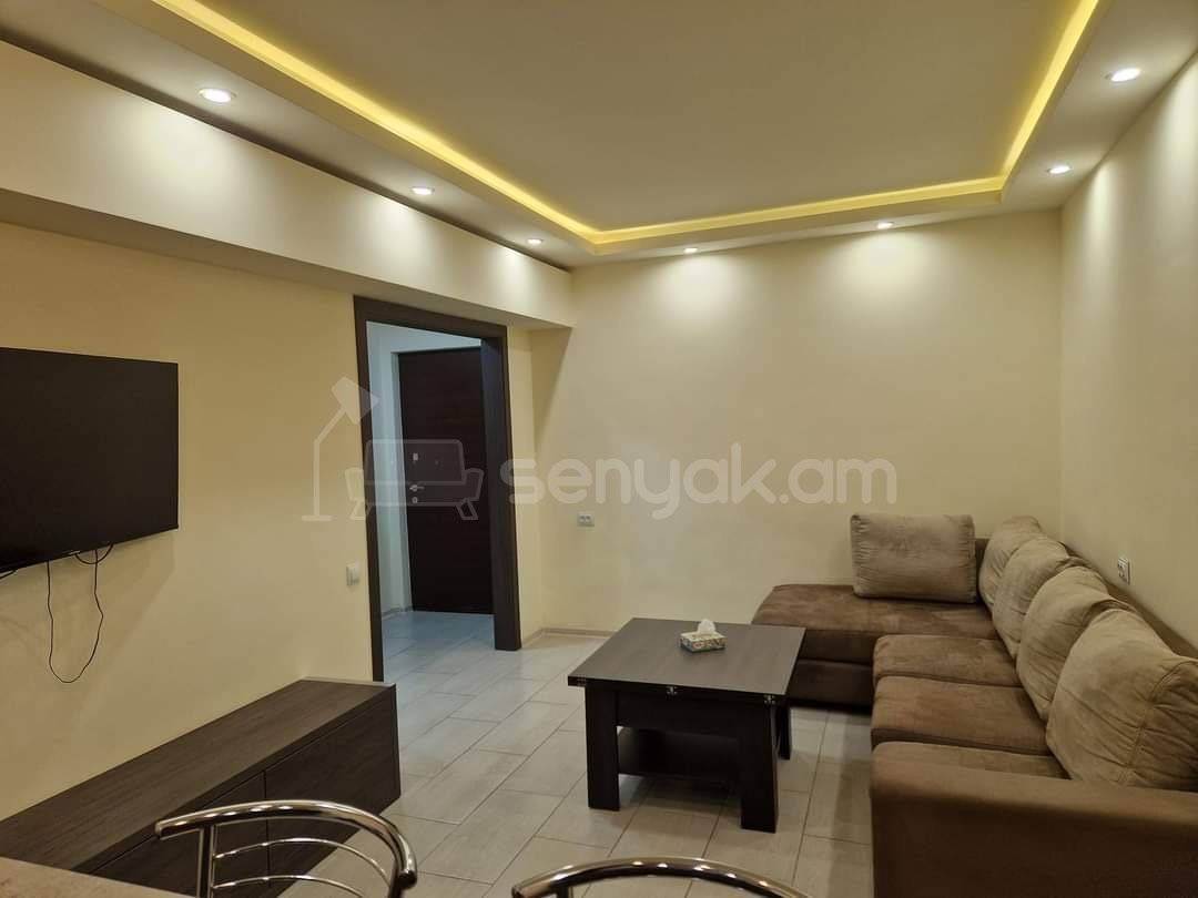 2 Սենյականոց Բնակարան, 42քմ, 5/10 հարկ, Կապիտալ Վերանորոգված