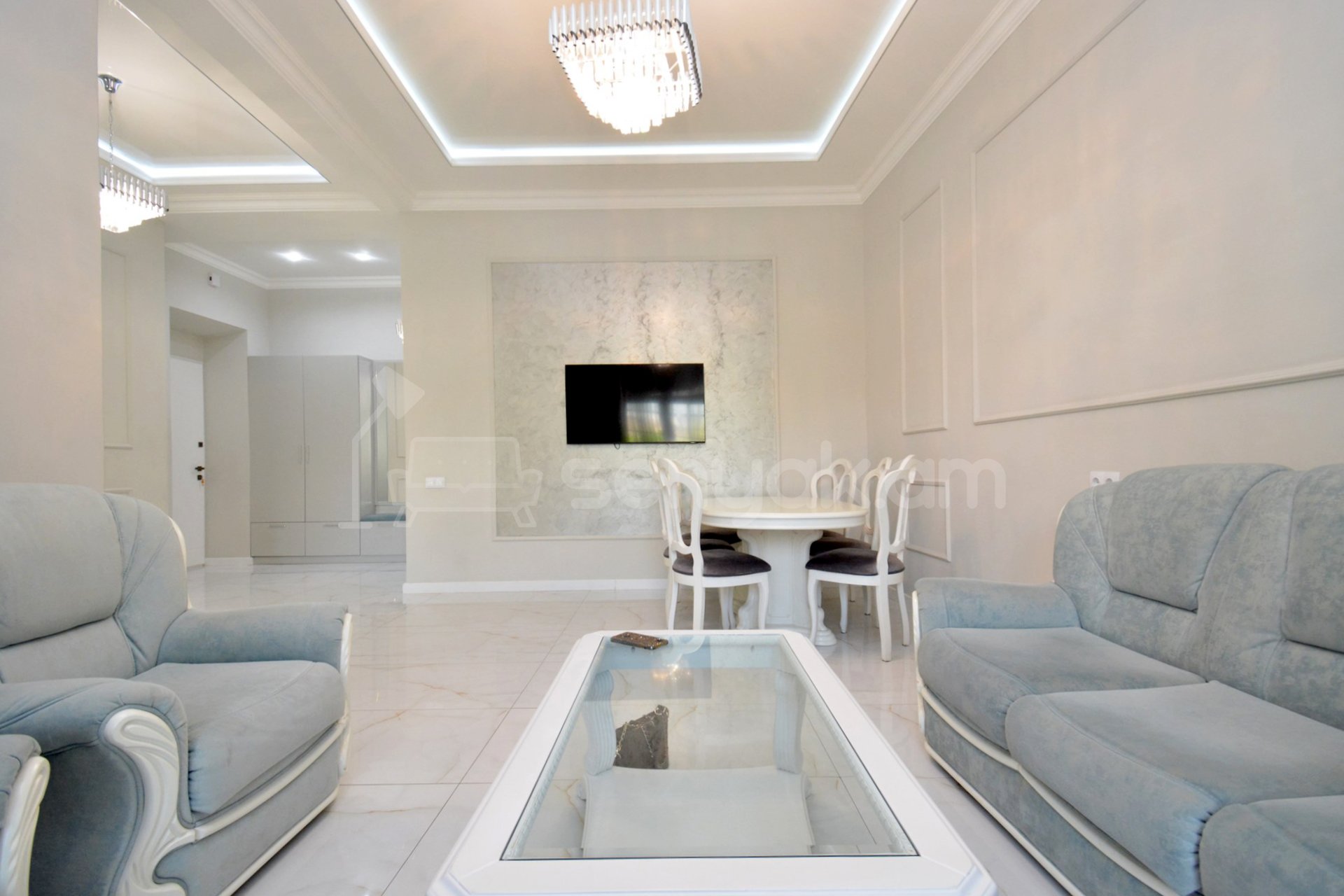 3 Սենյականոց Բնակարան Քարե Շենքում, 90քմ, 3/5 հարկ, Դիզայներական Վերանորոգված, Կահավորված, Արևկող