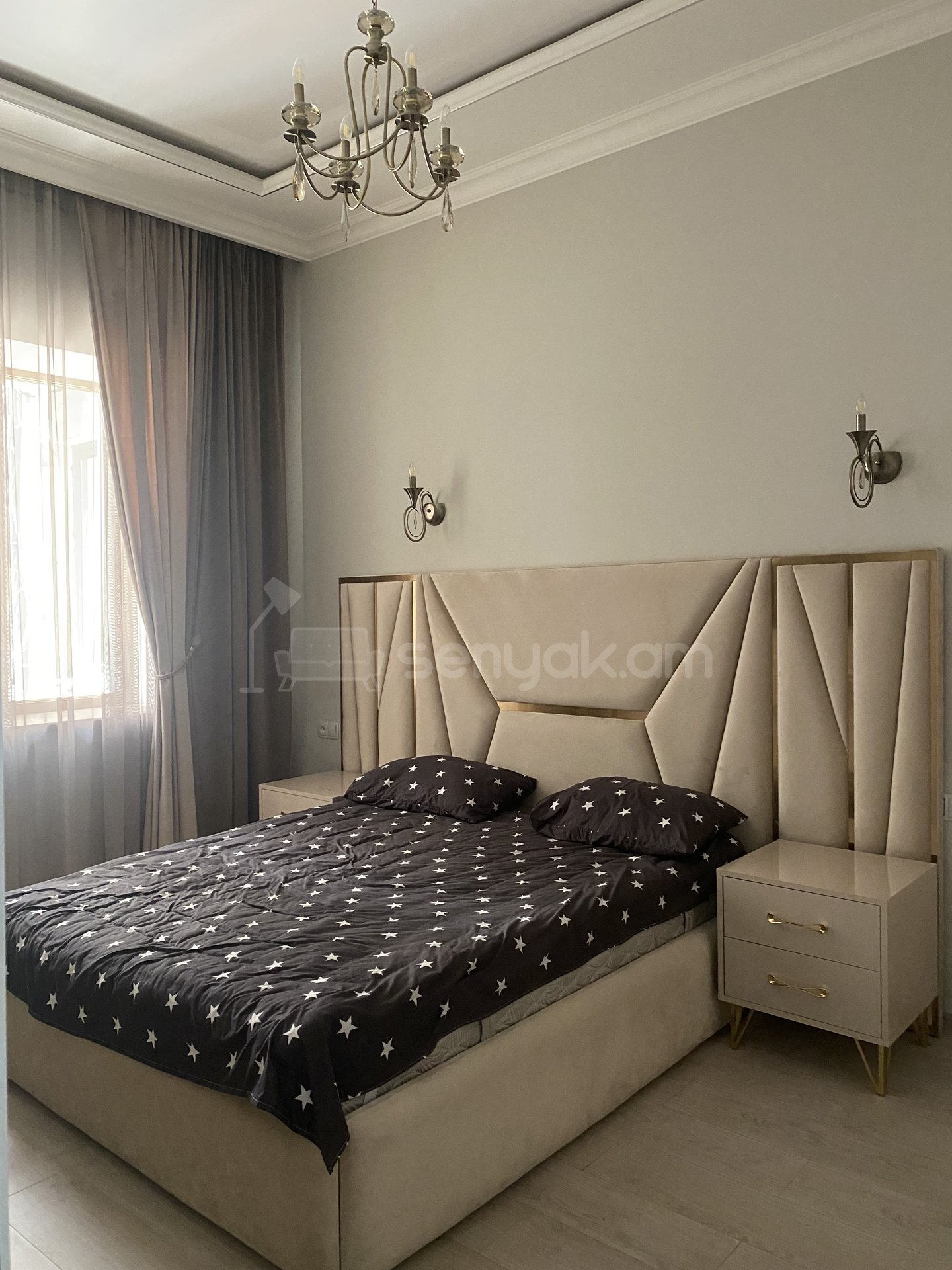 3 Սենյականոց Բնակարան Քարե Շենքում, 90քմ, 3/5 հարկ, Դիզայներական Վերանորոգված, Կահավորված, Արևկող