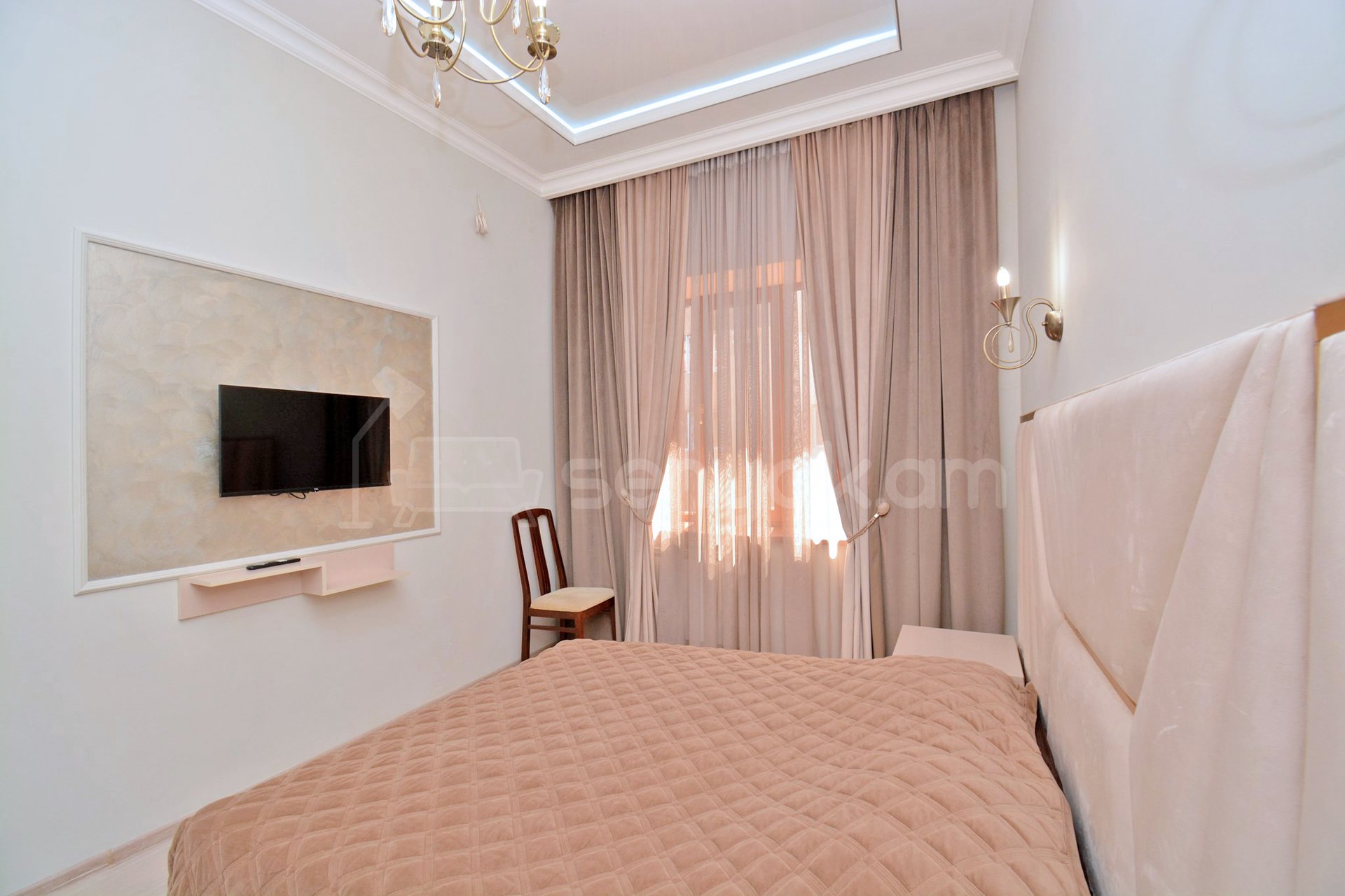 3 Սենյականոց Բնակարան Քարե Շենքում, 90քմ, 3/5 հարկ, Դիզայներական Վերանորոգված, Կահավորված, Արևկող