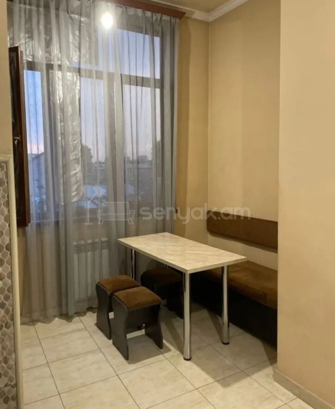 2 Սենյականոց Բնակարան Քարե Շենքում, 55քմ, 3/5 հարկ, Կապիտալ Վերանորոգված, Կահավորված