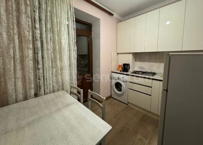 2 Սենյականոց Բնակարան Քարե Շենքում, 58քմ, 2/5 հարկ, Կապիտալ Վերանորոգված, Կահավորված, Արևկող