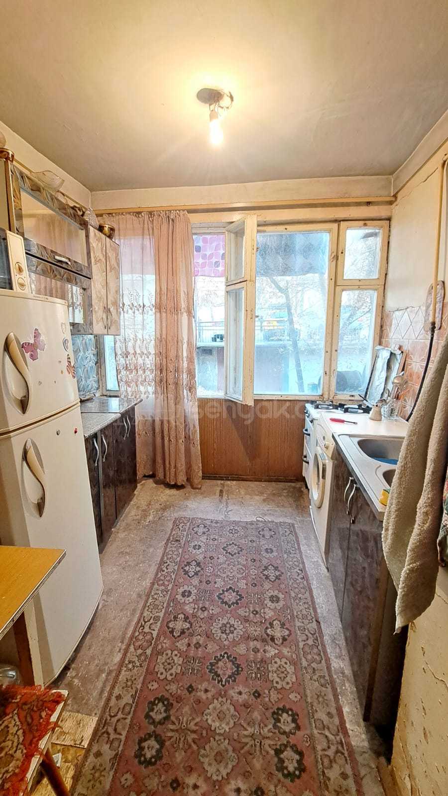 1 Սենյականոց Բնակարան Քարե Շենքում, 38քմ, 1/5 հարկ, Պետական Վիճակում, Մասամբ Կահավորված