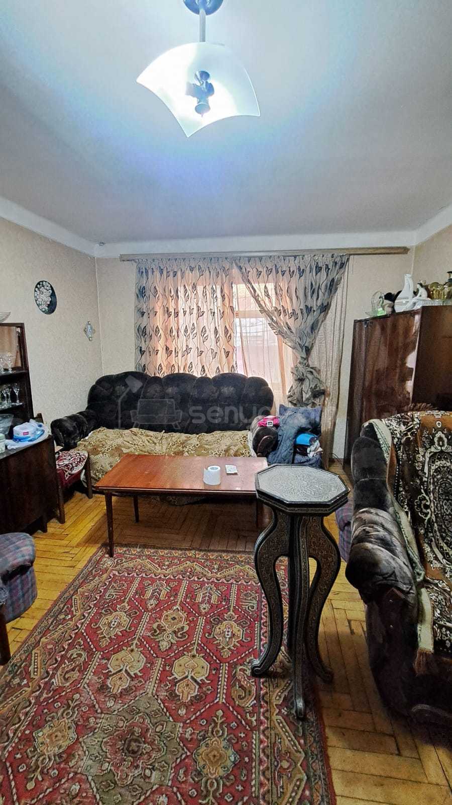 1 Սենյականոց Բնակարան Քարե Շենքում, 38քմ, 1/5 հարկ, Պետական Վիճակում, Մասամբ Կահավորված